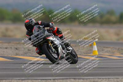 media/Sep-10-2023-SoCal Trackdays (Sun) [[6b4faecef6]]/Turn 14 (820am)/